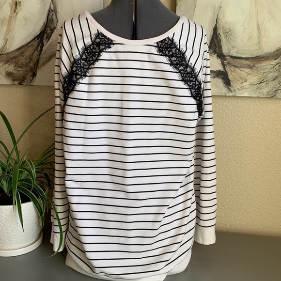 Maternity Cream and Black Sweatshirt with Lace Accents - Picture 4 of 6